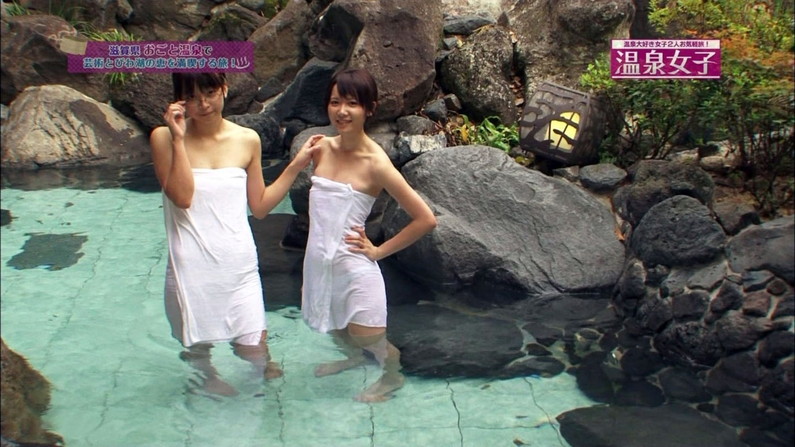 【温泉キャプ画像】温泉レポでバスタオル透けまくってるタレントのお尻が映されてるｗ 11