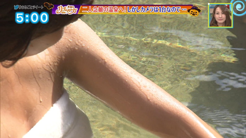 【温泉キャプ画像】エロ目線でしか見れないハミ乳させながら温泉レポするタレント達ｗ 12