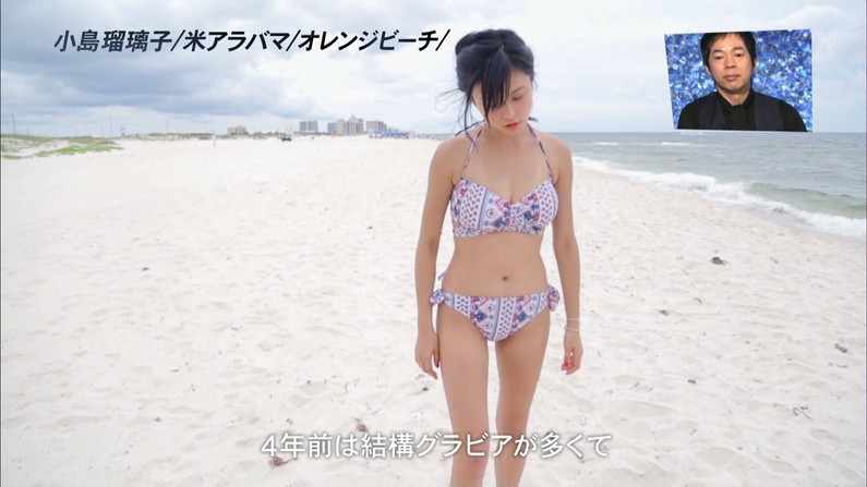 【水着キャプ画像】テレビに映るビキニ美女達のオッパイがこぼれそうｗｗ 07